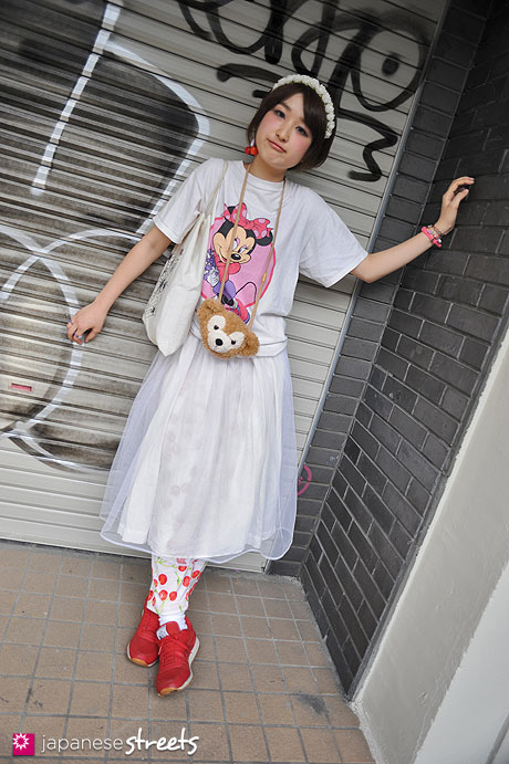 120526-4814: Japanese street fashion in Harajuku, Tokyo (Kizuki, Disney, Reebok)