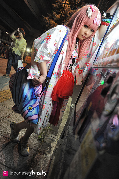 120624-9782 - Japanese street fashion in Sangenjaya, Tokyo (Hawkins Sport)