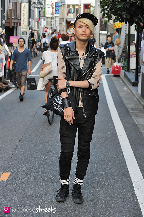 120816-1167: Japanese street fashion in Harajuku, Tokyo (Grico, Monomania, Yaponski, Daniel Palillo)