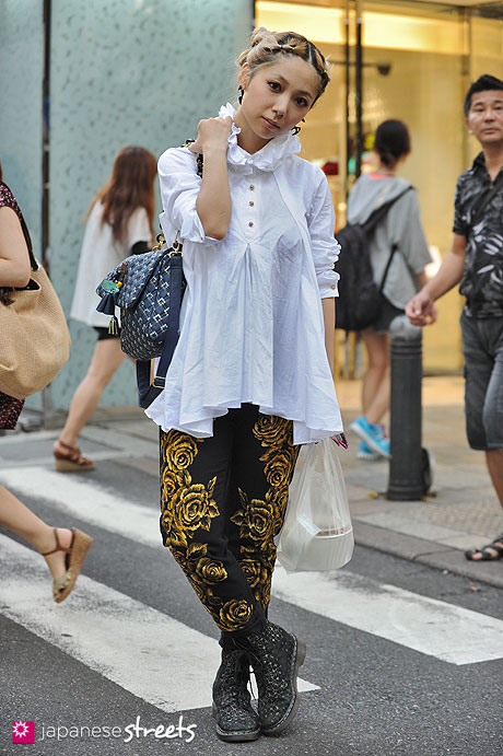 120818-1561 - Japanese street fashion in Harajuku, Tokyo (Blanco, Bubbles, Dr.Martens)