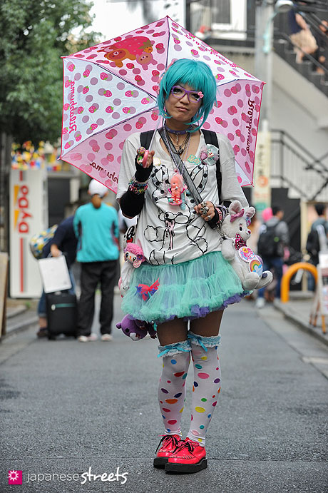 121007-1710 - Japanese street fashion in Harajuku, Tokyo (Rilakkuma, Assist Wig, monomania, LOVER'S HOUSE, YOSUKE U.S.A)