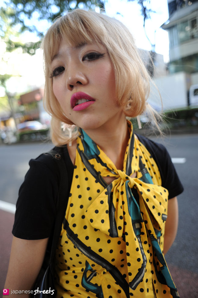 110830-9021: Japanese street fashion in Harajuku, Tokyo
