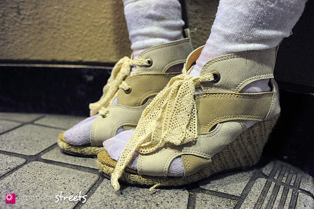 111030-5657: Japanese street fashion in Shibuya, Tokyo