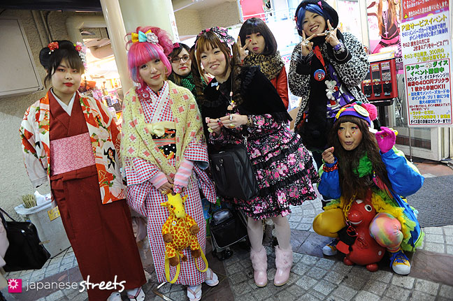120107-2294: Japanese street fashion in Harajuku, Tokyo