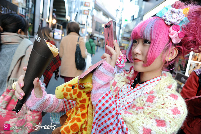 120107-2381: Japanese street fashion in Harajuku, Tokyo