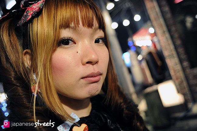 120107-2589: Japanese street fashion in Harajuku, Tokyo