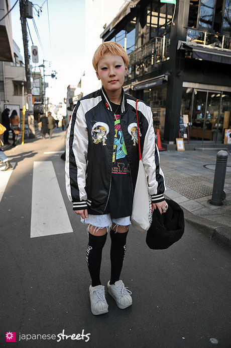 120204-5284: Japanese street fashion in Harajuku, Tokyo (KINSELLA, Volatile)