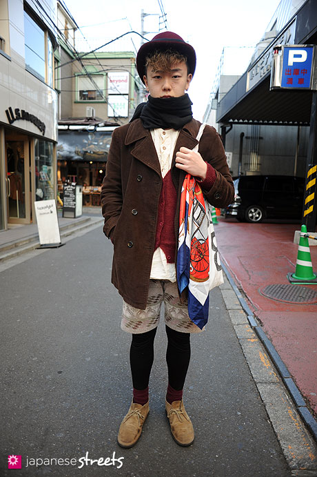 120204-5363: Japanese street fashion in Harajuku, Tokyo (H eitf, CA4LA, GAP, Kinsella, ZARA, Cosmic Jive, UNIQLO, RAMA)
