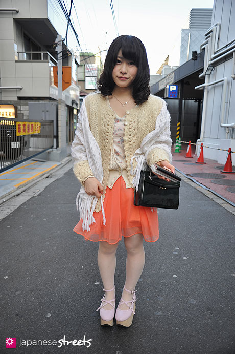 120406-8843:  Japanese street fashion in Harajuku, Tokyo (Fix Up, K. Ross, tomatsu, Bodyline)