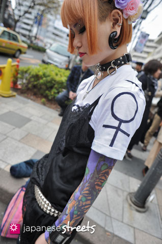 120407-9333: Japanese street fashion in Harajuku, Tokyo