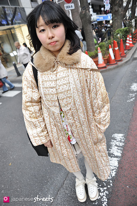 120407-9669: Japanese street fashion in Harajuku, Tokyo (BIEN, Wonder Rocket, Tokyo Bopper, Bunka Fashion College)