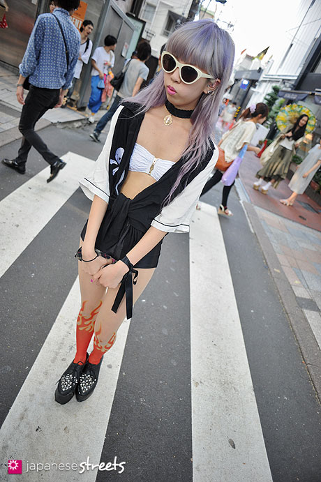 120728-5846 - Japanese street fashion in Harajuku, Tokyo (Valentine-American Apparel-MAM-Jeffrey Campbell)