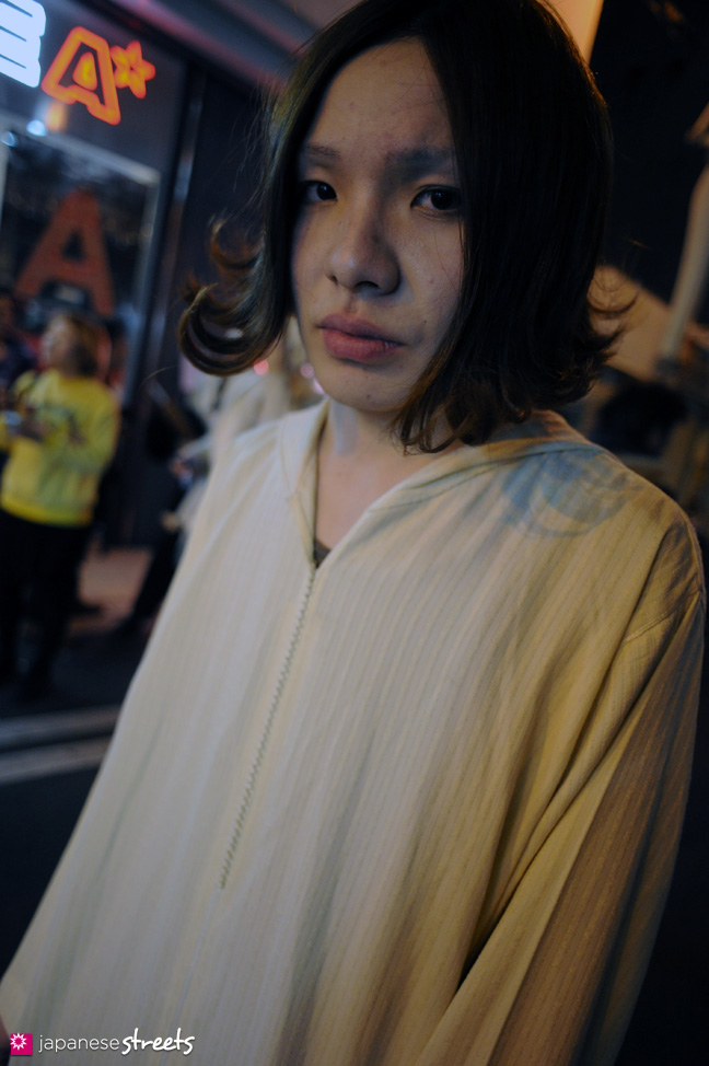 110221-0323: Osaka Street Fashion