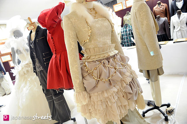 111103-6010: Fashion displays at the Culture Festival of Bunka Fashion College in Tokyo