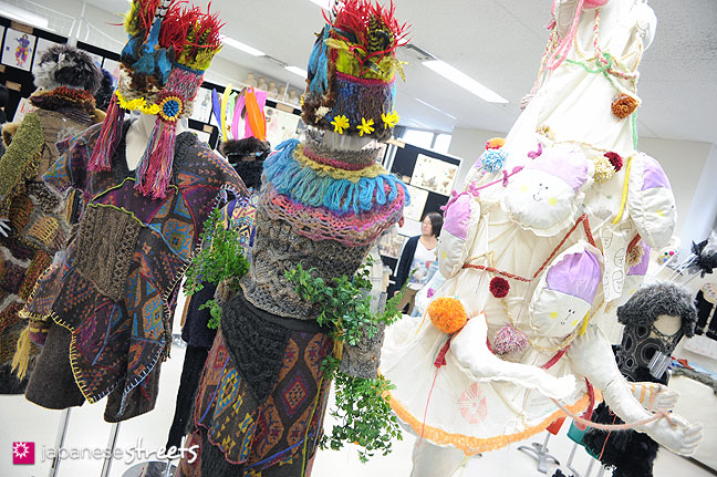 111103-5986: Fashion displays at the Culture Festival at Bunka Fashion College in Tokyo