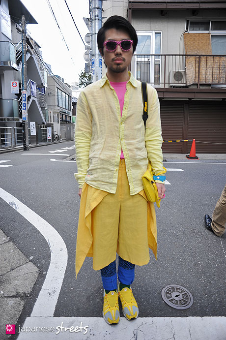 120325-7014: Japanese street fashion in Harajuku, Tokyo (My Shirt, Anbil, NIKE)