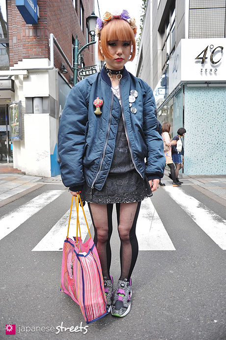 120407-9250 Japanese street fashion in Harajuku, Tokyo (MA-1, UNIQLO, Nadia, Reebok X Jun Watanabe, Bas Kosters, Malaika, pussy-noize, Frapbois)