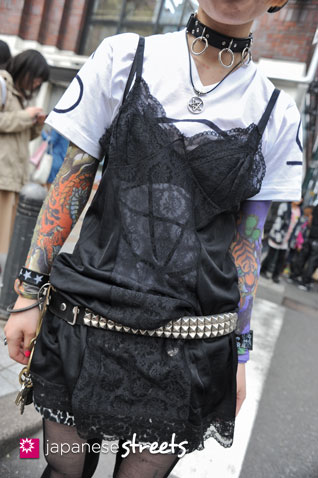 120407-9331: Japanese street fashion in Harajuku, Tokyo